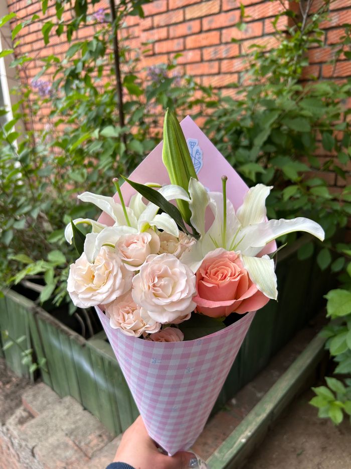 Lily цэцгийн баглаа 