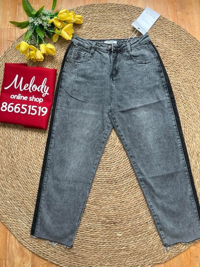 Saaral kanttai mom jeans