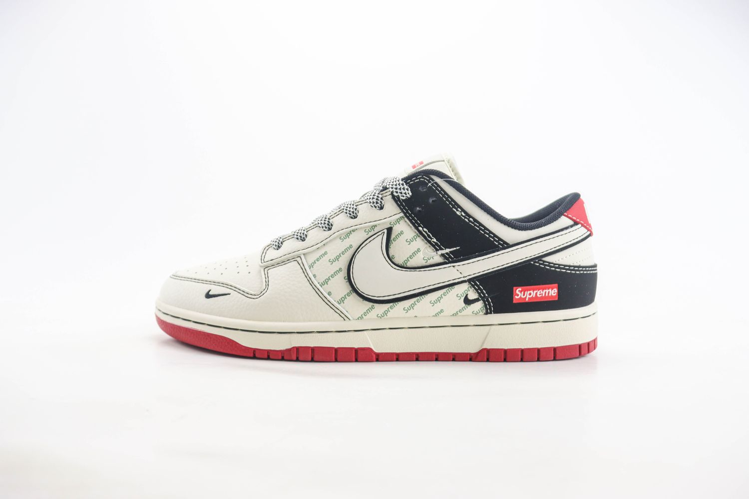 Nike SB Dunk Low supreme 02