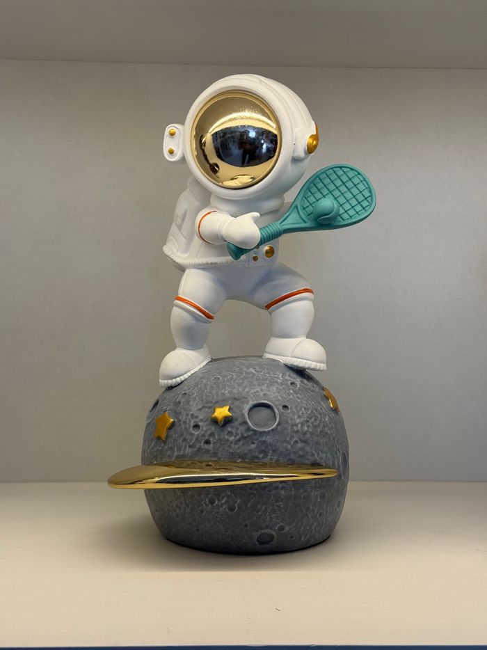 Space Astronaut-Moon