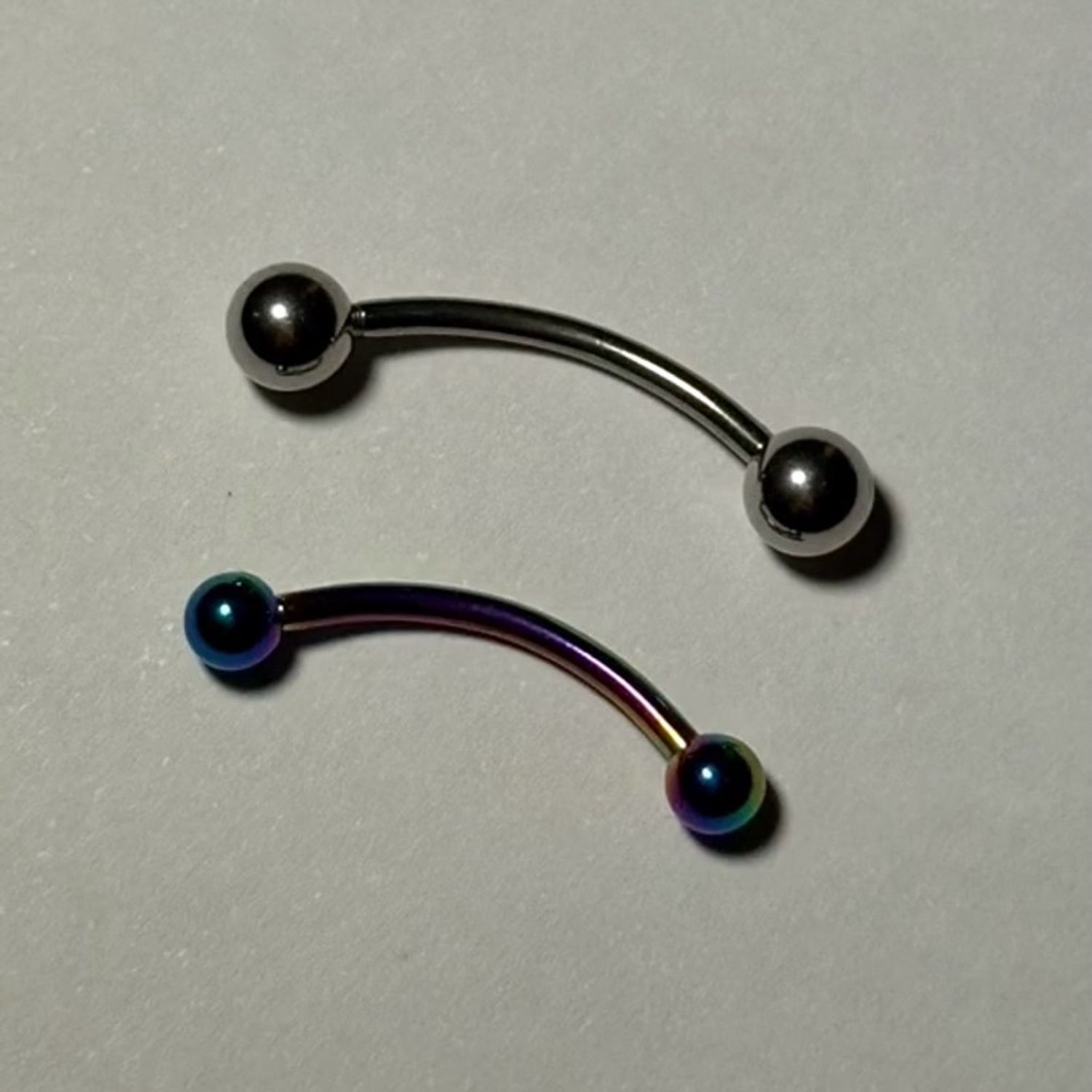 Хөмсөгний ээмэг