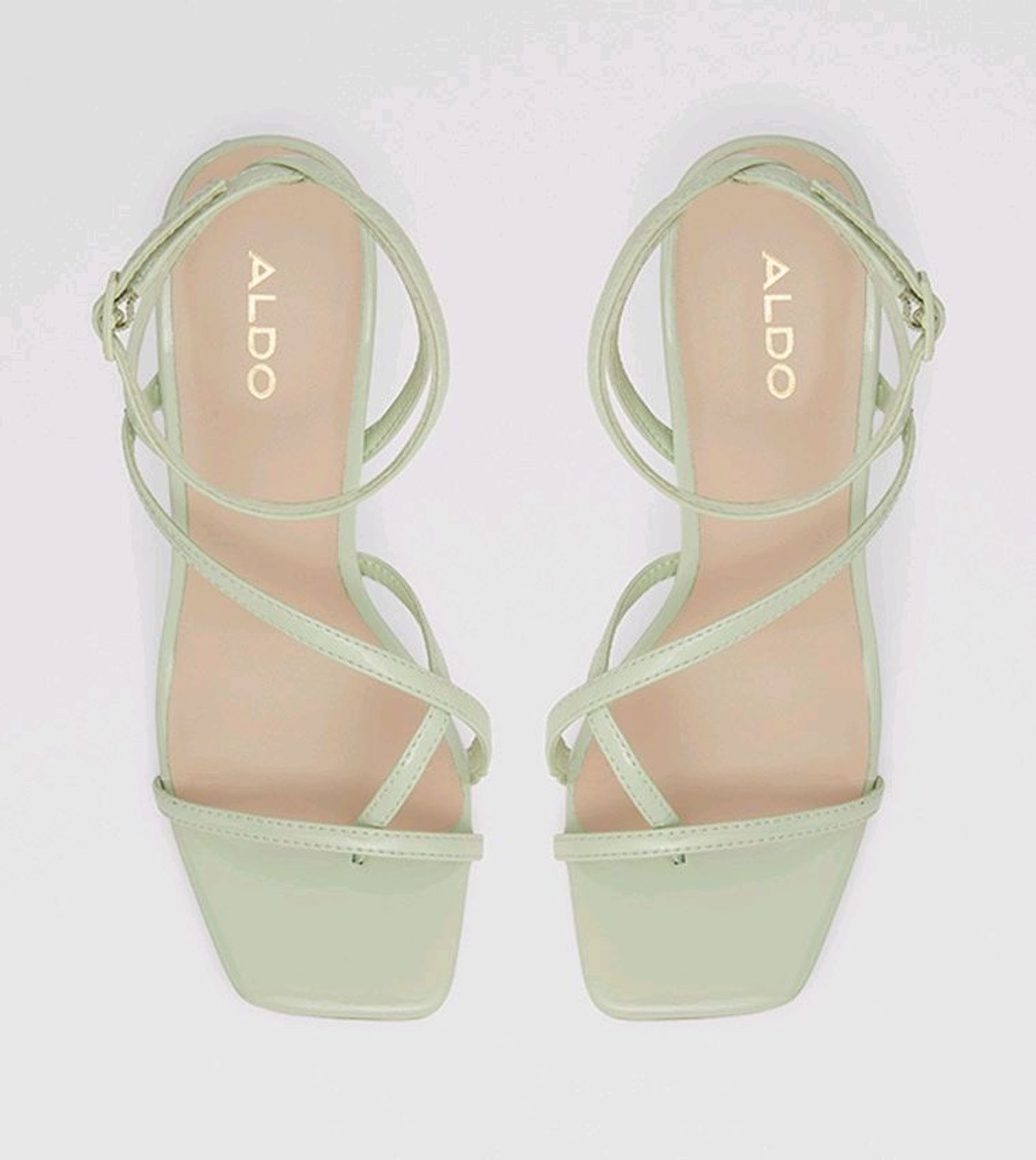https://cdn.zochil.shop/7a8de0ab-c861-4f6f-af56-d7b772799b9b_t1500.jpg