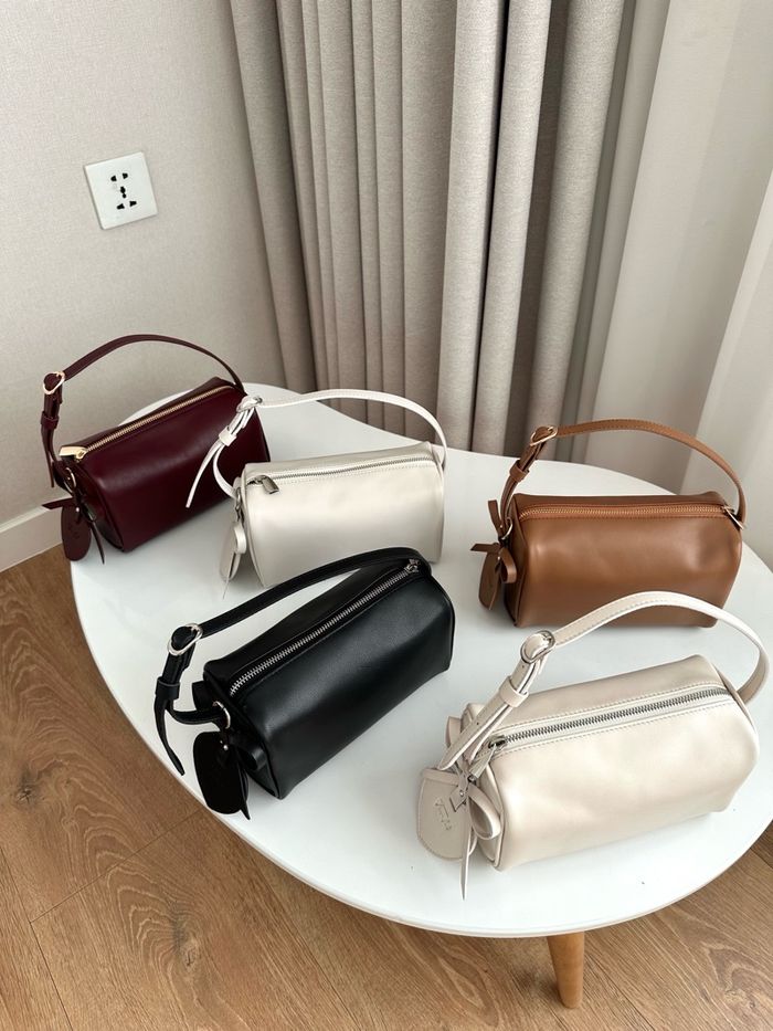 https://cdn.zochil.shop/7a99648d-1176-463f-a306-09832c42911a_t700.jpg