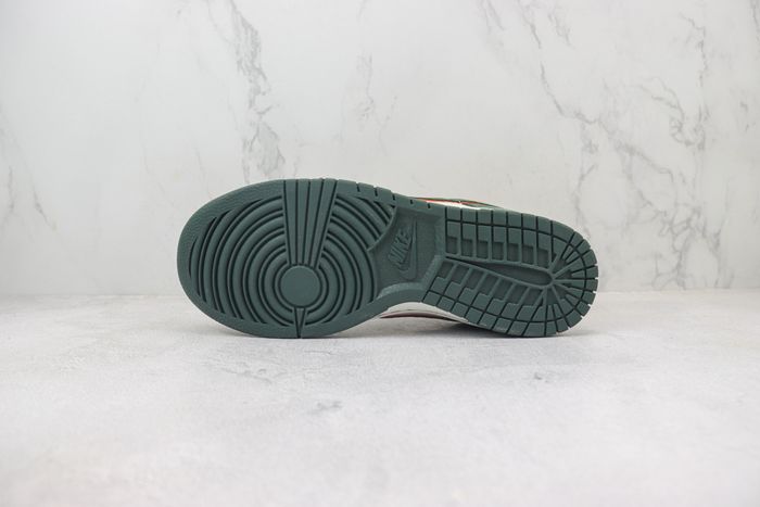 Nike SB DUNK LOW STEAMBOY OST X OTOMO KATSUHIRO GREEN/WHITE/ORANGE-DARK GREEN 