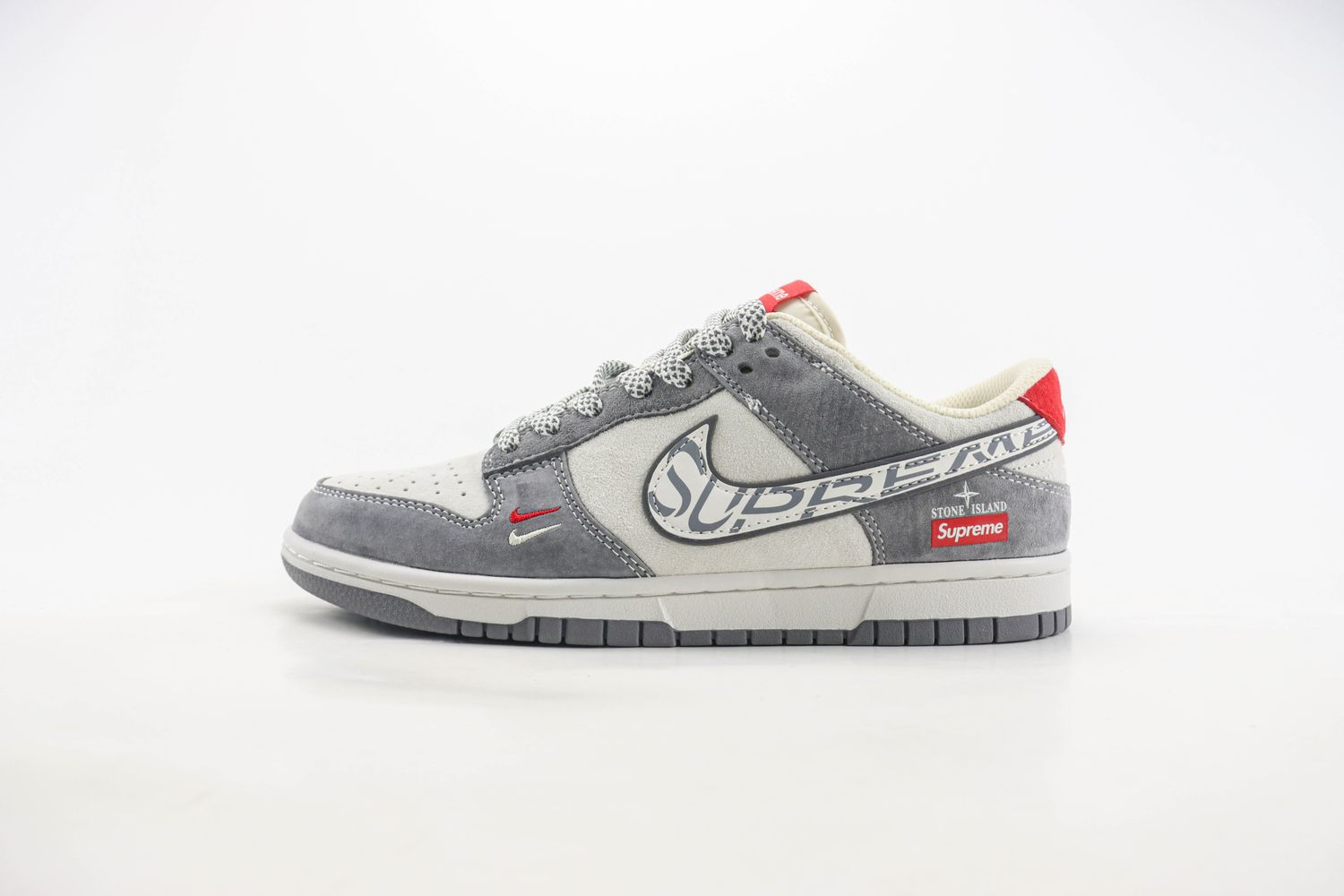 Nike SB Dunk Low x  Stone Island x supreme 01