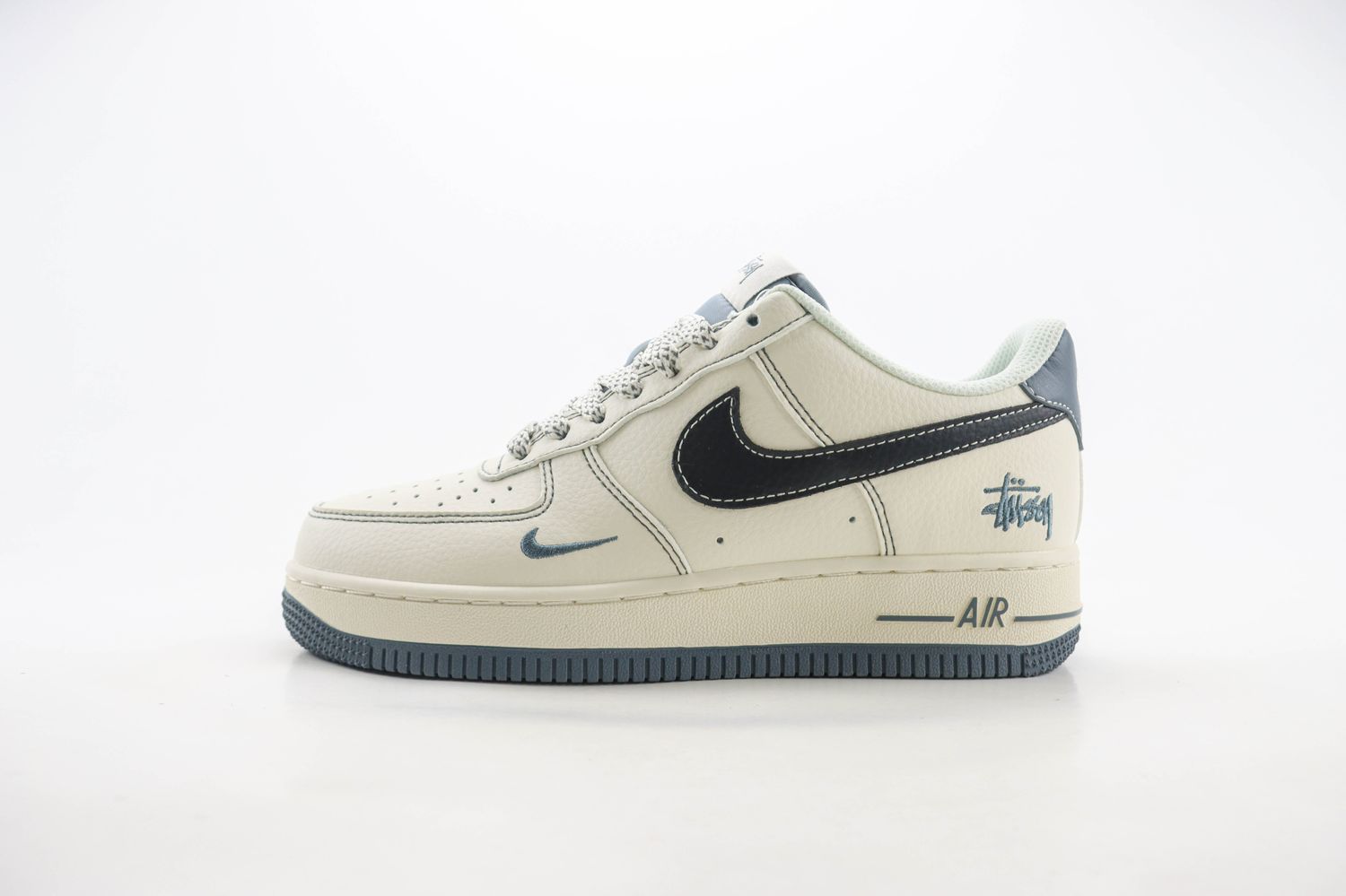 Nike Airforce 1 Low x Stussy 22