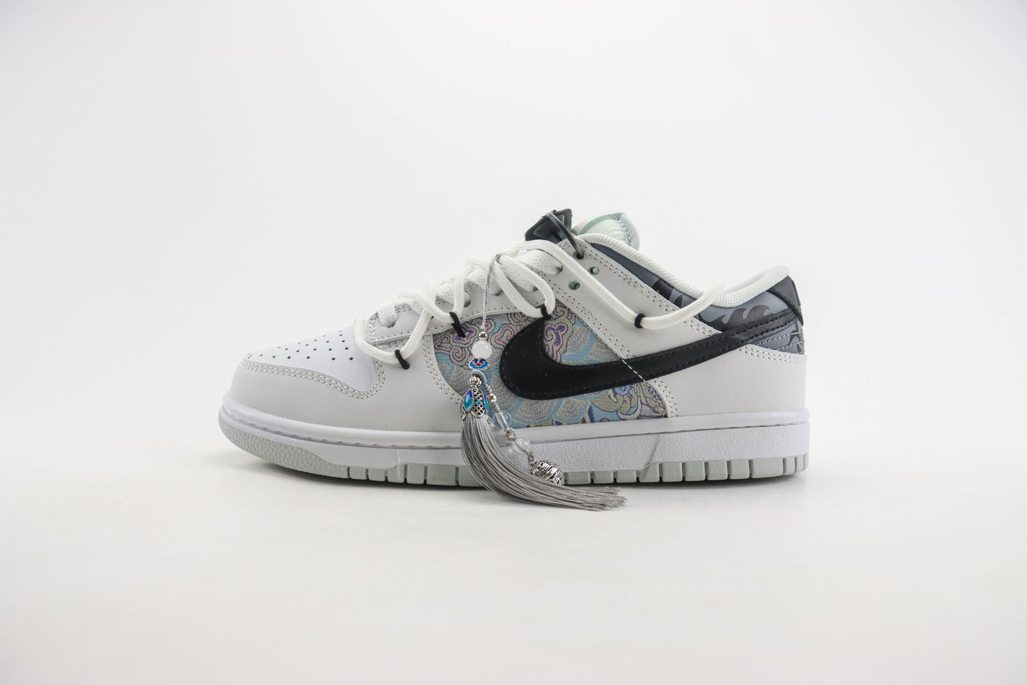  NK SB Dunk Low 77