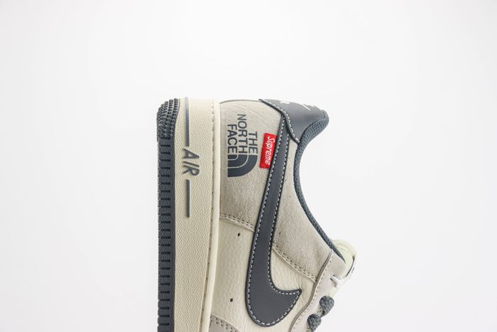 Nike Air Force 1 Low x North face 40