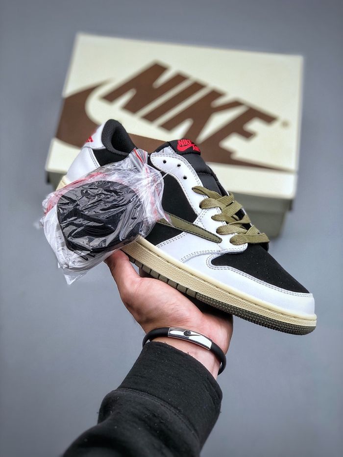 Travis Scott x Air Jordan 1 Low “Olive”🫒