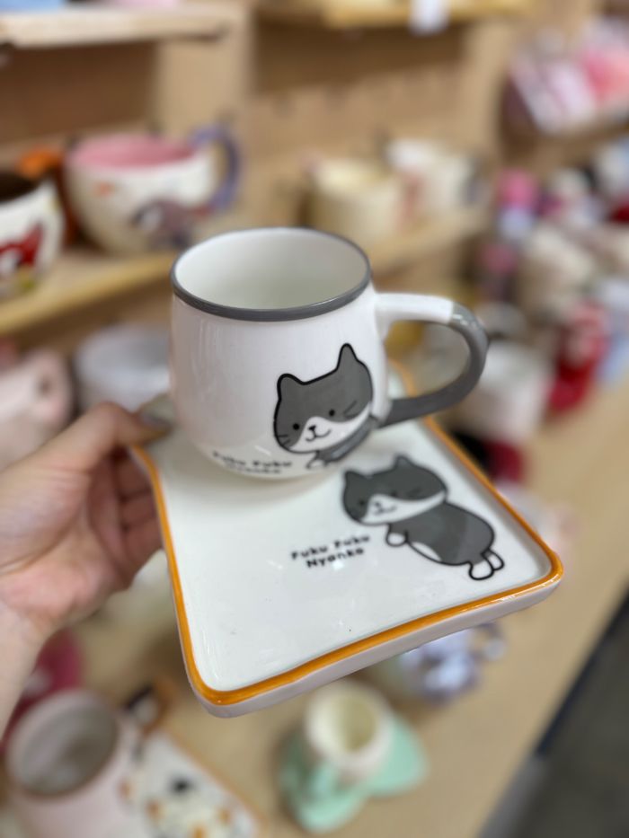 Том тавагтай мууртай аяга 3 өнгөтэй