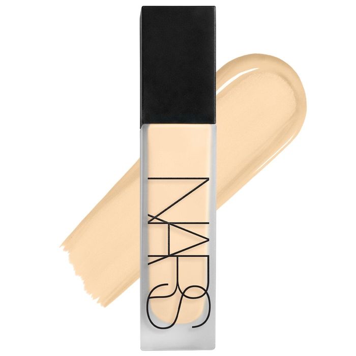 NARS  Natural Matte Longwear Pore Blurring Medium-to-Full Coverage Foundation