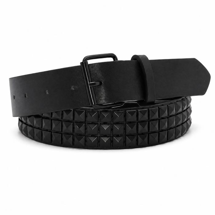 Onyx Pyramid Studded Belt
