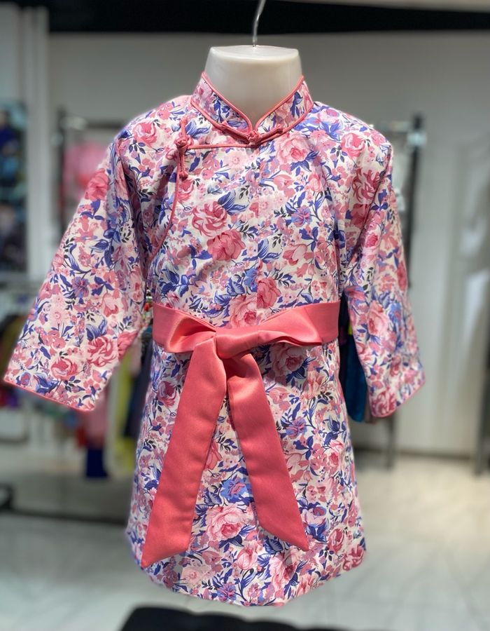 Ягаан цэцэгтэй даавуун дээл