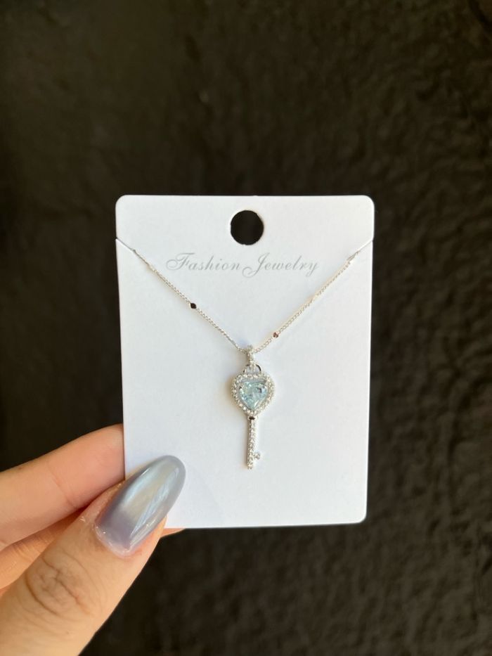 хүзүүний зүүлт