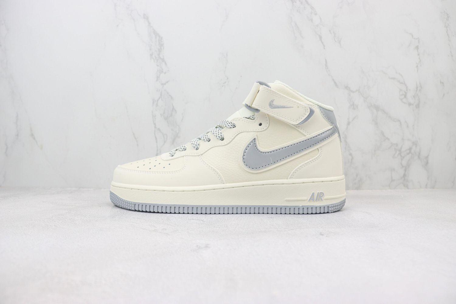 Nike Air Force 1 Mid