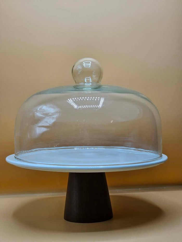 Модон хөлтэй шилэн таглаатай таваг 25см