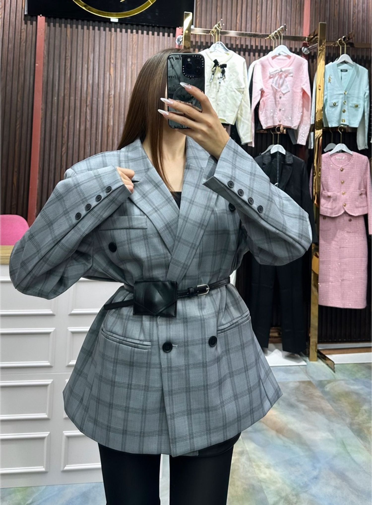 𝗢𝘃𝗲𝗿𝘀𝗶𝘇𝗲𝗱 𝗯𝗹𝗮𝘇𝗲𝗿