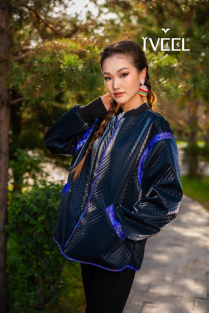 Хоргой оруулгатай куртик