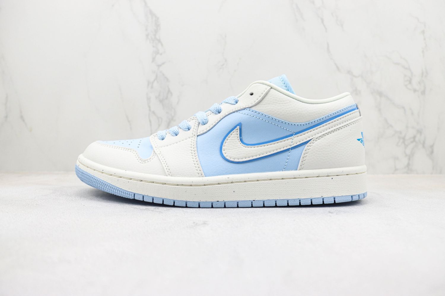 Jordan 1 Low SE Reverse Ice Blue