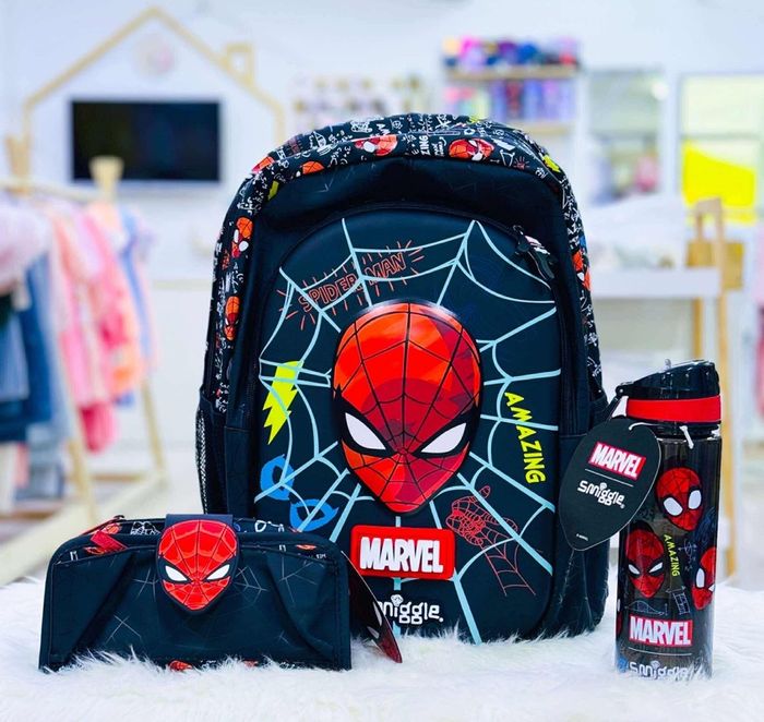 Smiggle үүргэвч, пинал, усны сав