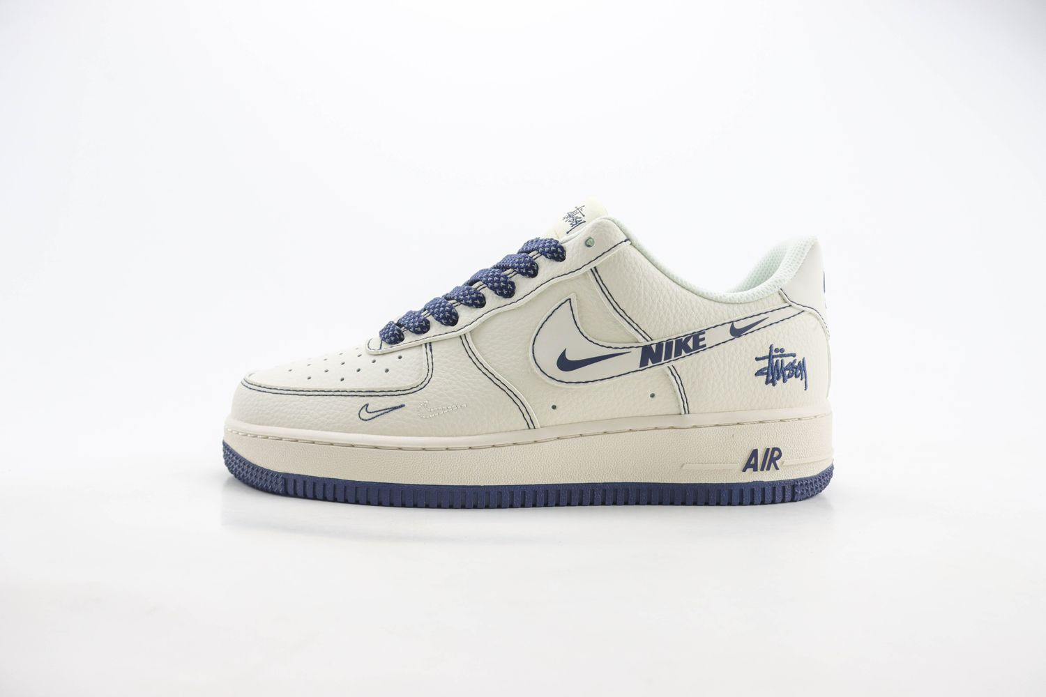 Nike Air Force 1 Low x Stussy 34