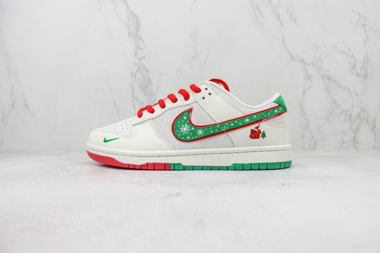 NK Dunk Low Christmas