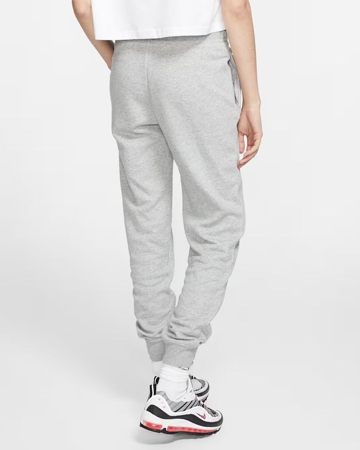 Nike Sportswear Essential