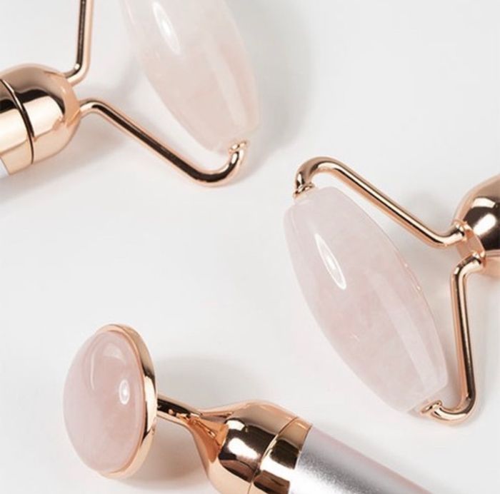 🎉FINISHING TOUCH / Facial Roller & Massager / 