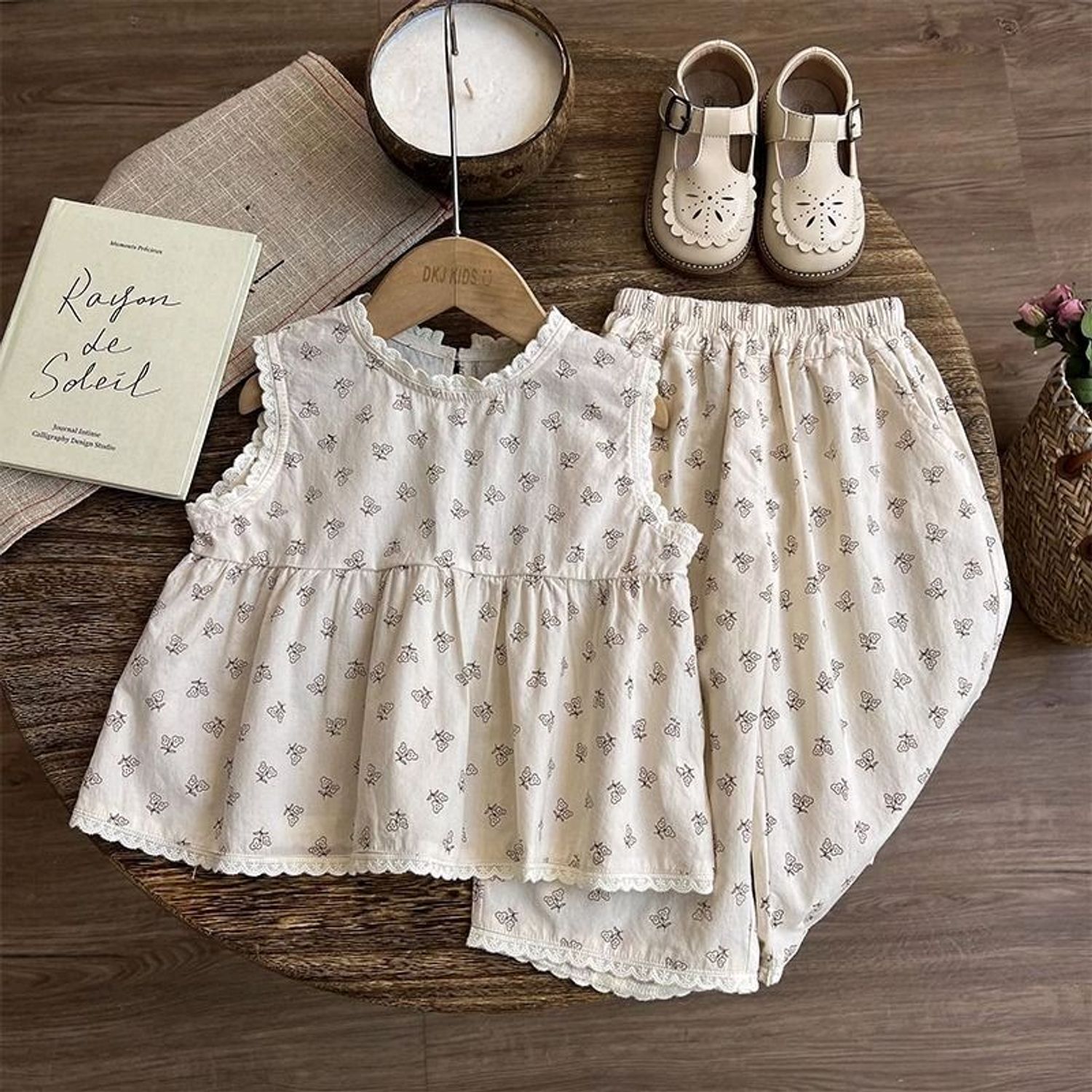 NB  зуны цагаан хослол