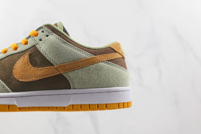 Nike Dunk Low Dusty Olive 