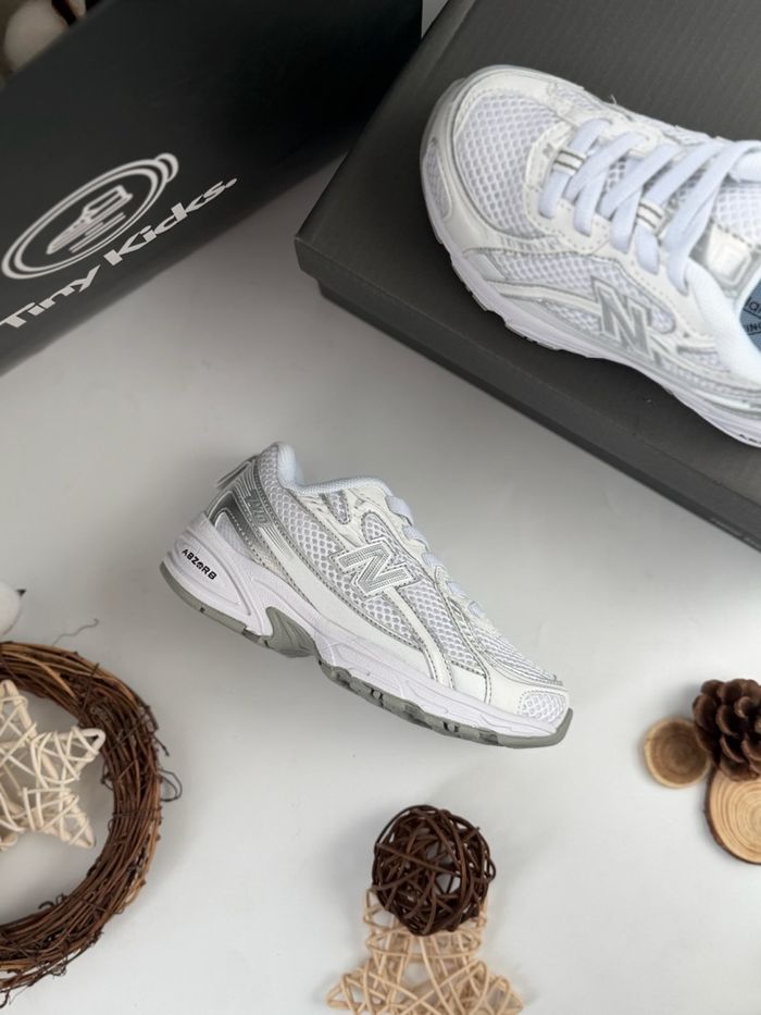 New Balance 740 White