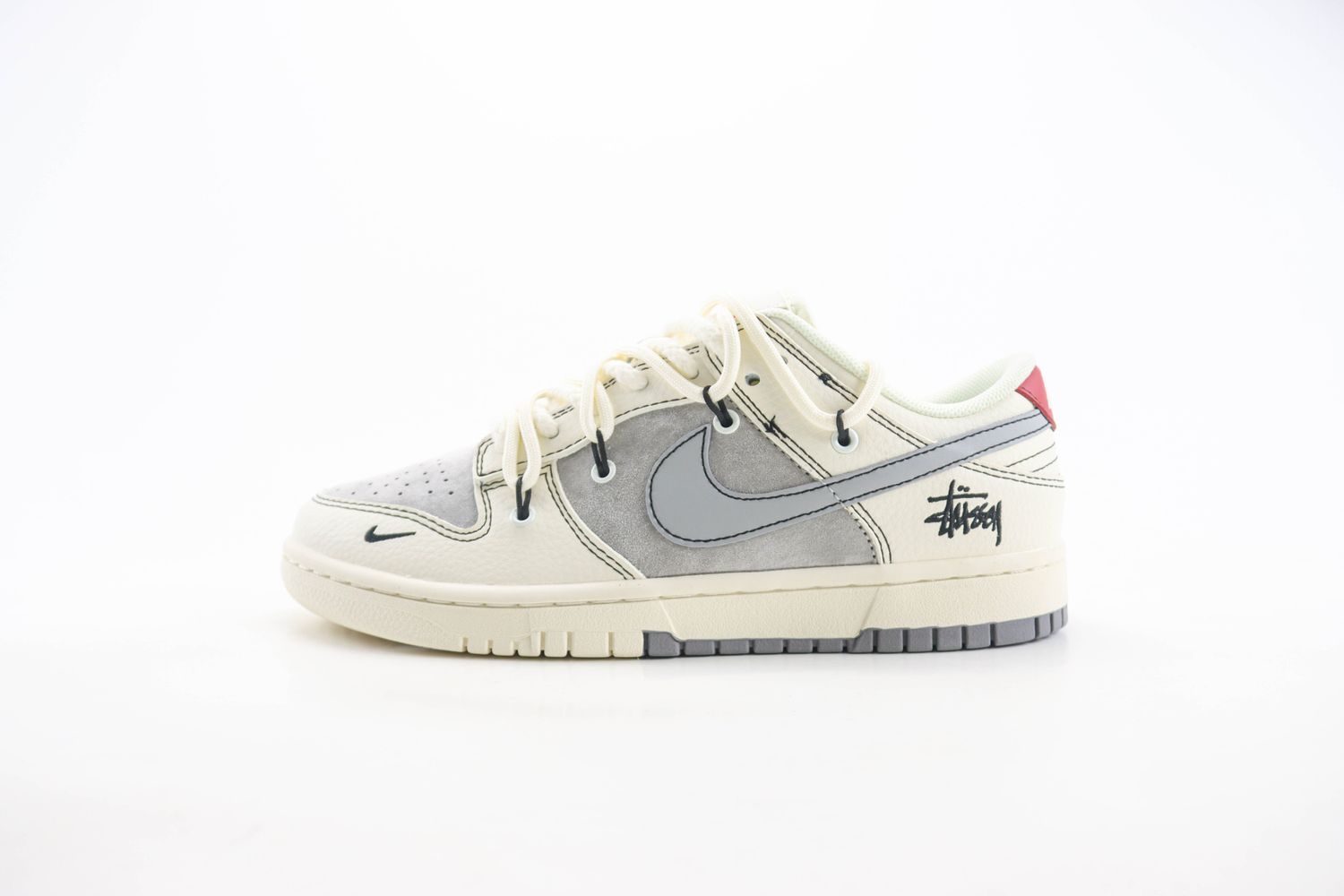 Nike SB Dunk Low Stussy 05