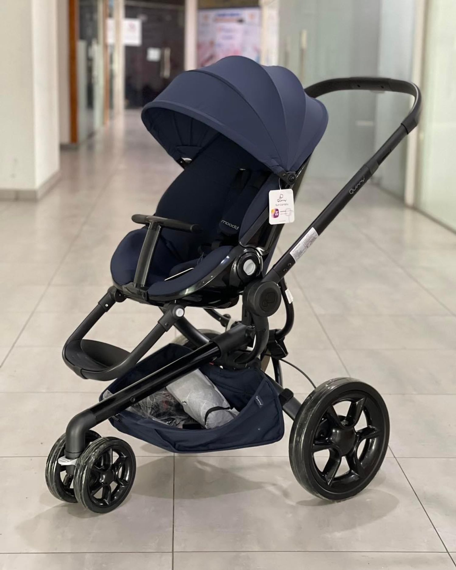 Quinny хүүхдийн 3-н дугуйт тэрэг