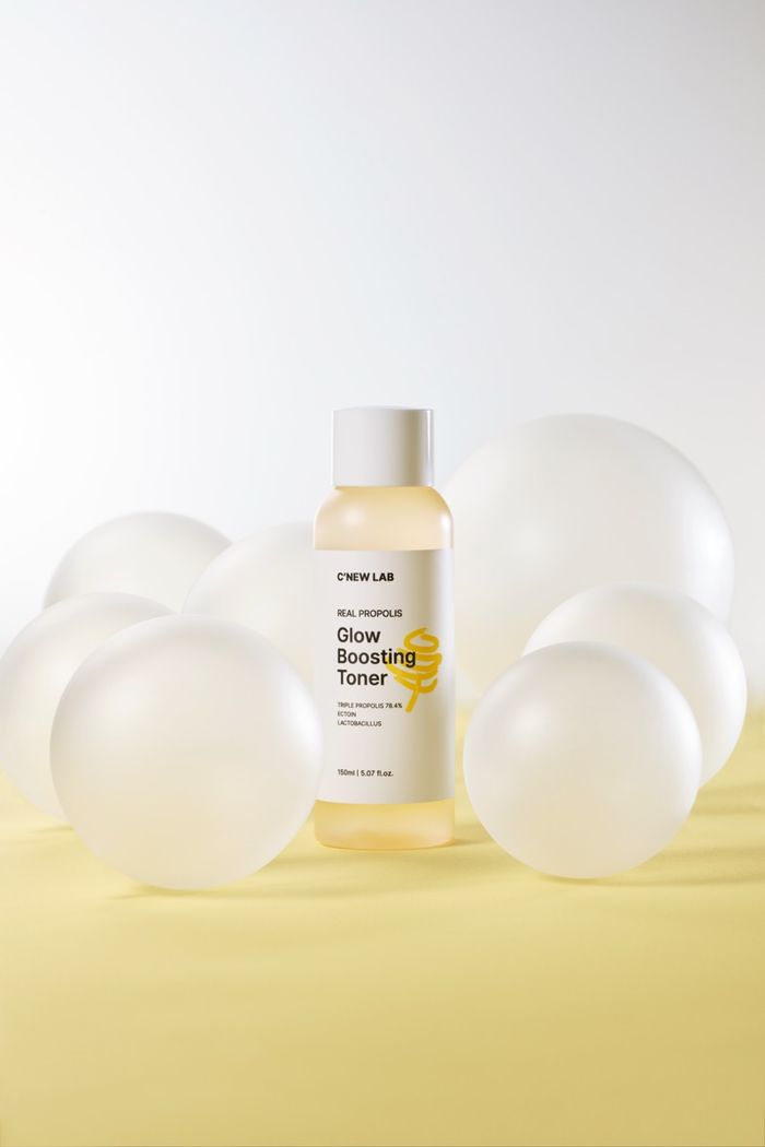 C New Lab Glow Boosting Toner