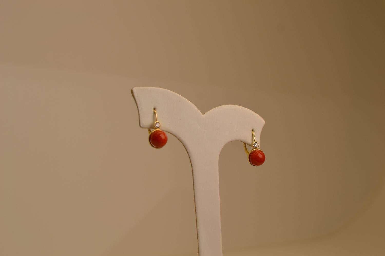 Ака шүрэн ээмэг