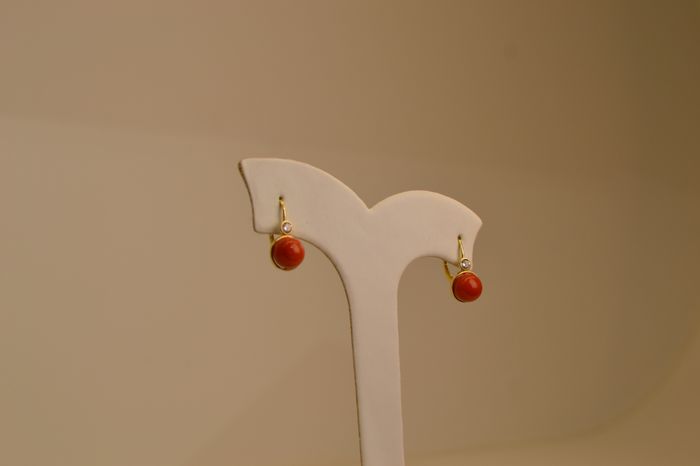 Ака шүрэн ээмэг