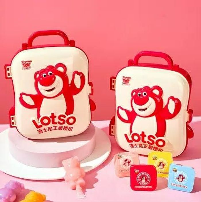 Lotso аяллын цүнхтэй цэлцэгнүүр 