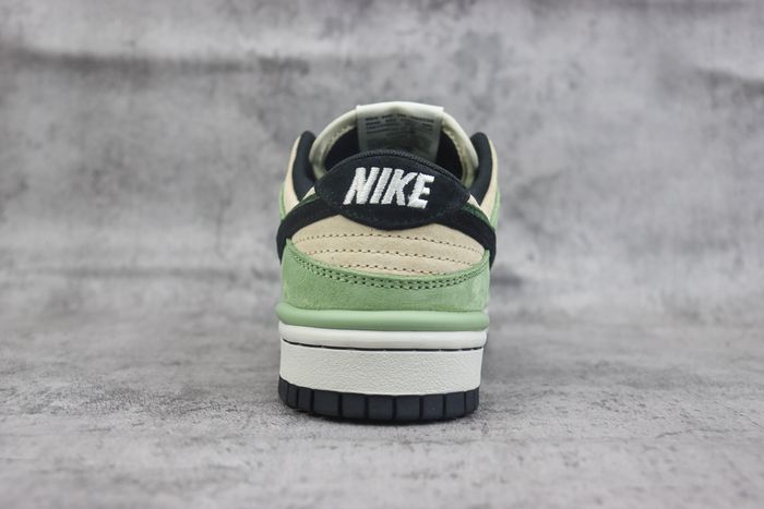 Nike Dunk SB Low black and green double hooks 