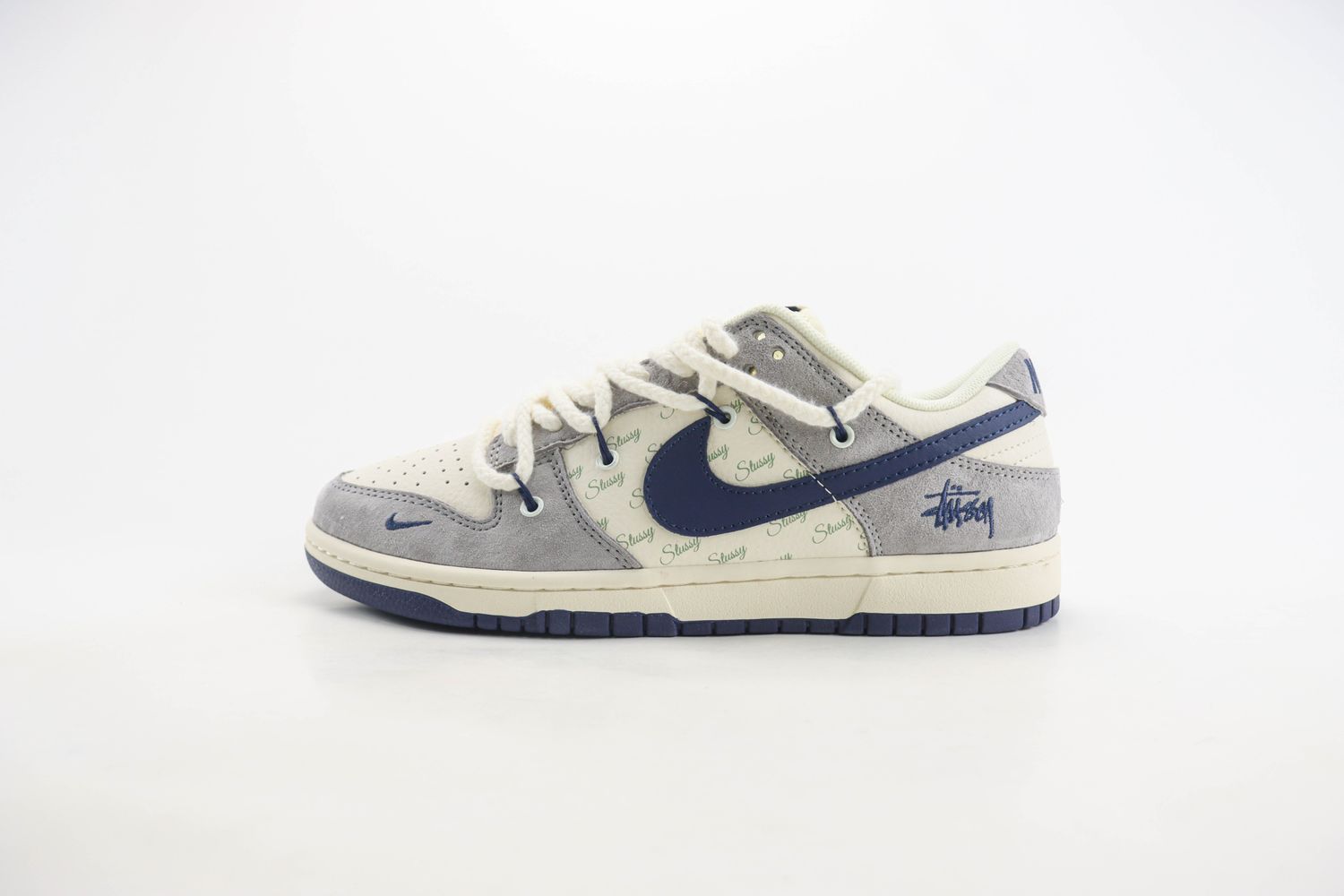  Nike SB Dunk Low x Stussy 67 