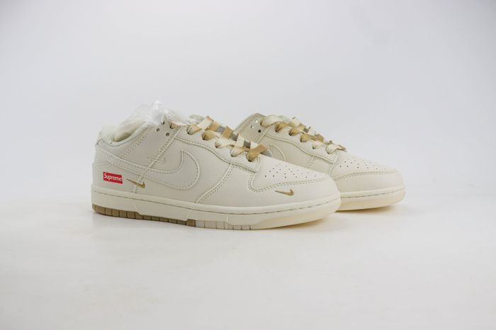  Nike SB Dunk Low x supreme 27