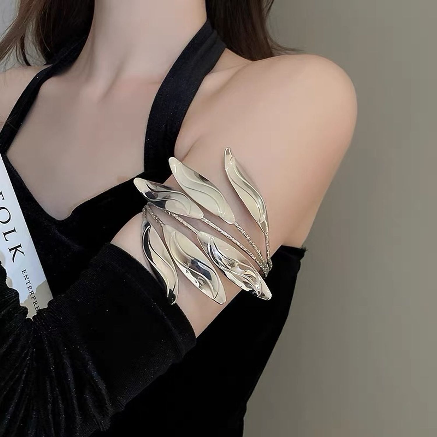 Бугалганы гоёл мөнгөлөг