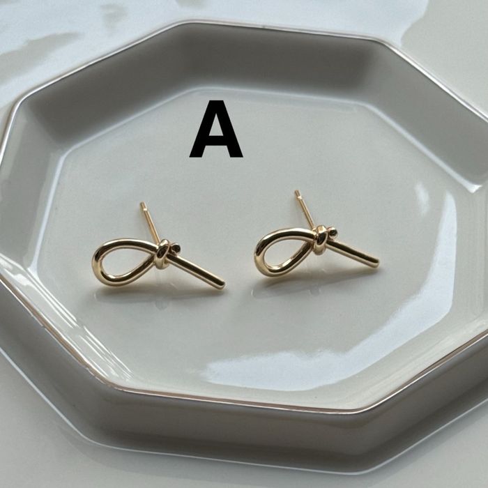 Knot studs