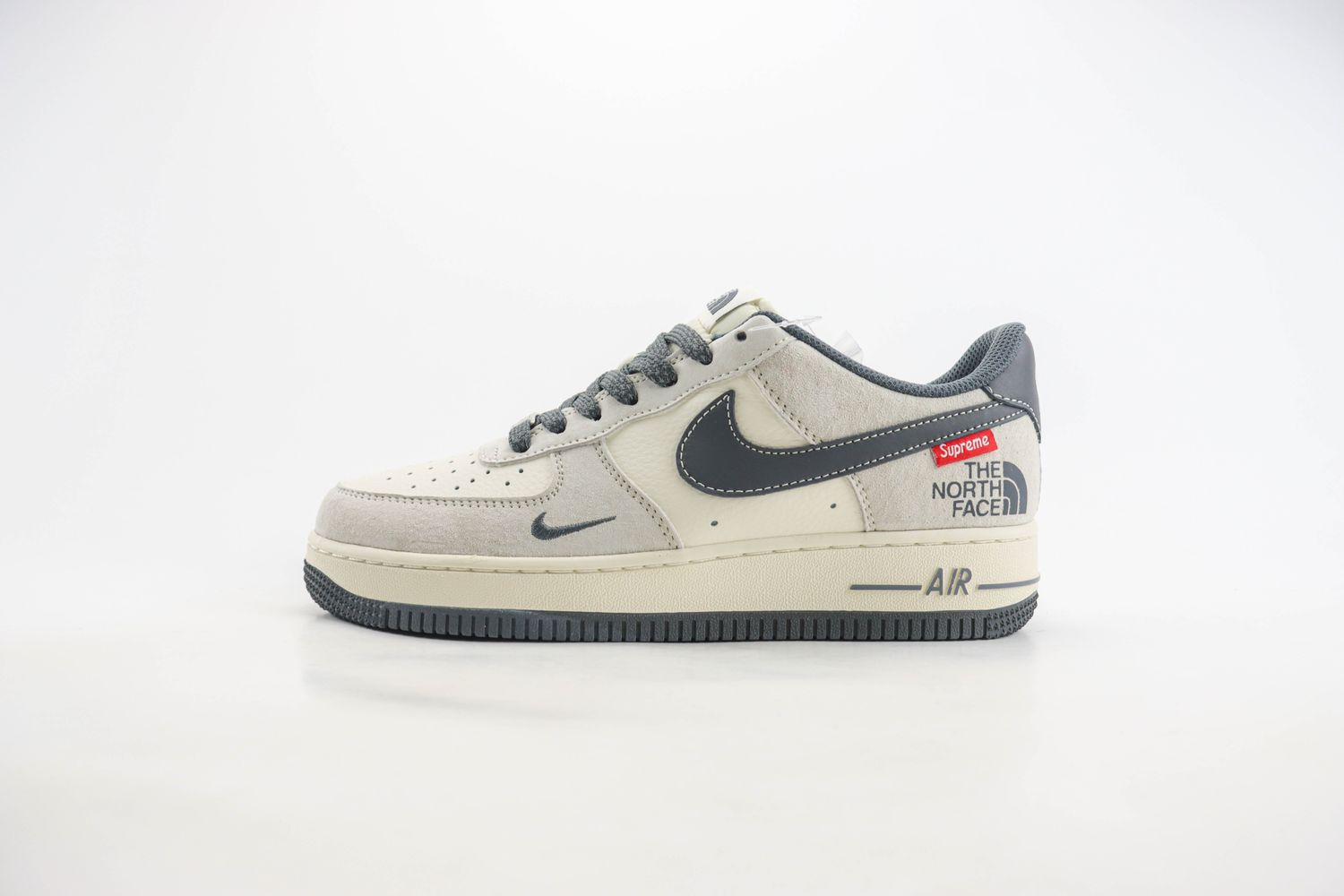 Nike Air Force 1 Low x North face 40