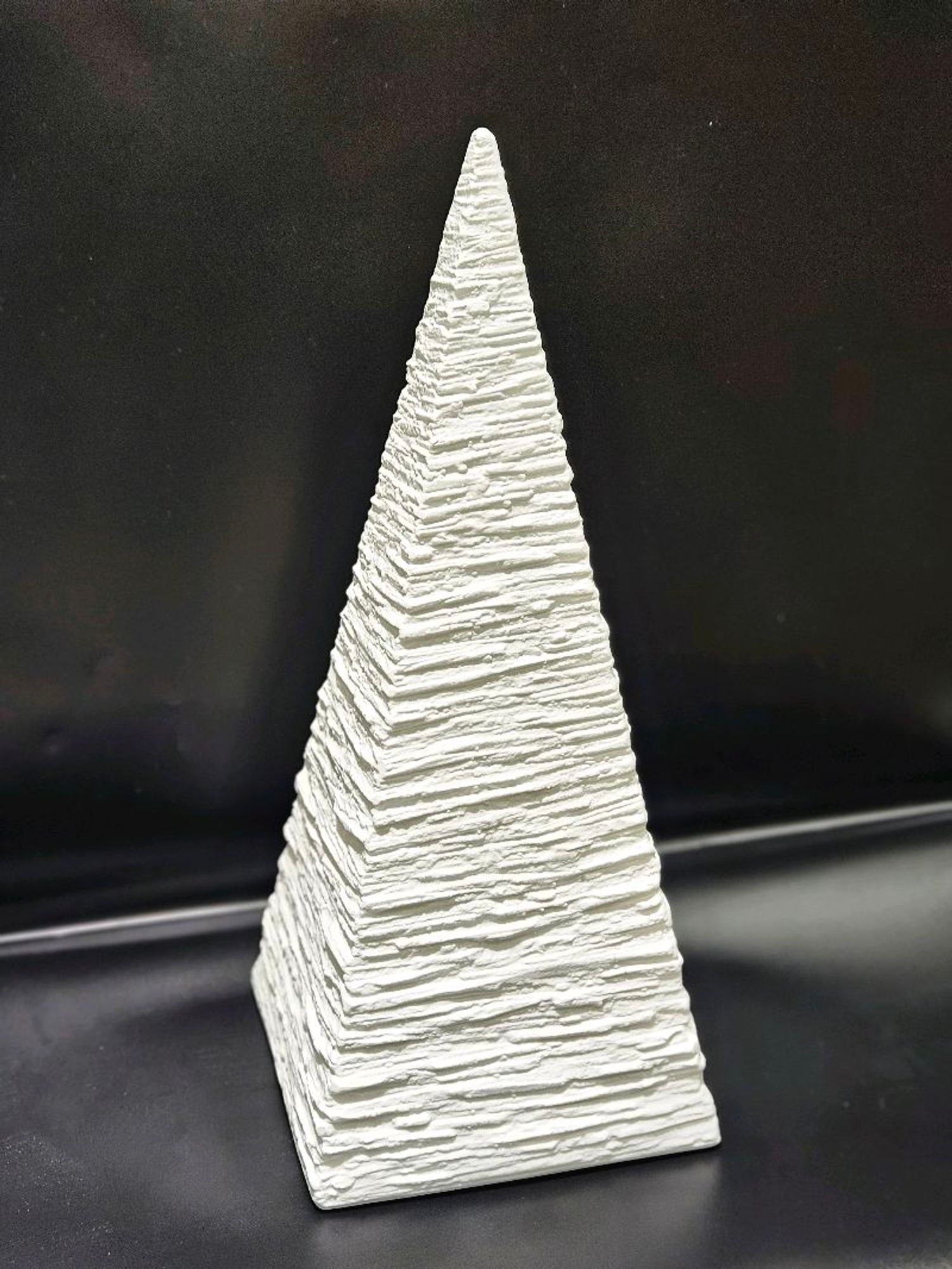 Пирамид декор том