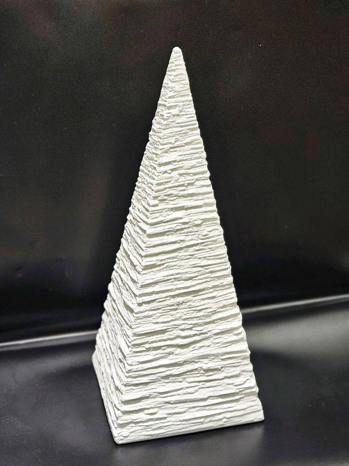Пирамид декор том