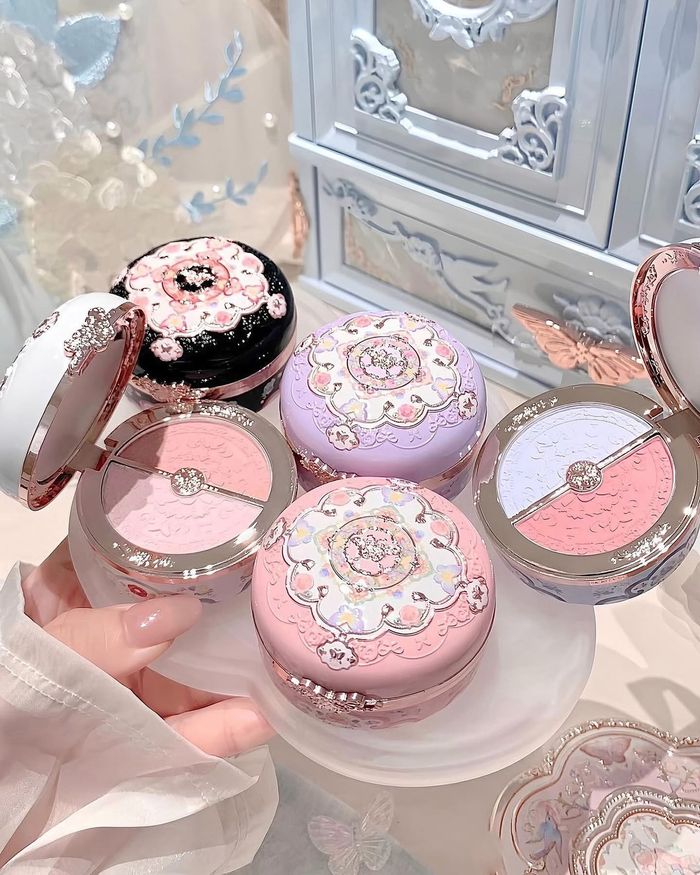 Butterfly Cloud Collar Хацар өнгөлөгч