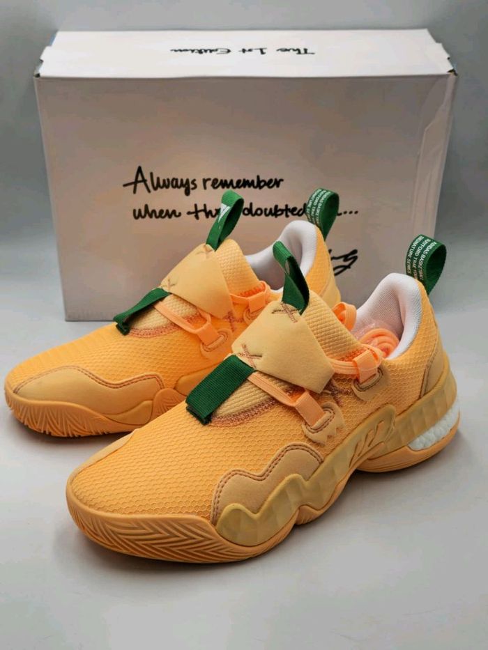 Adidas Trae Young GW3639