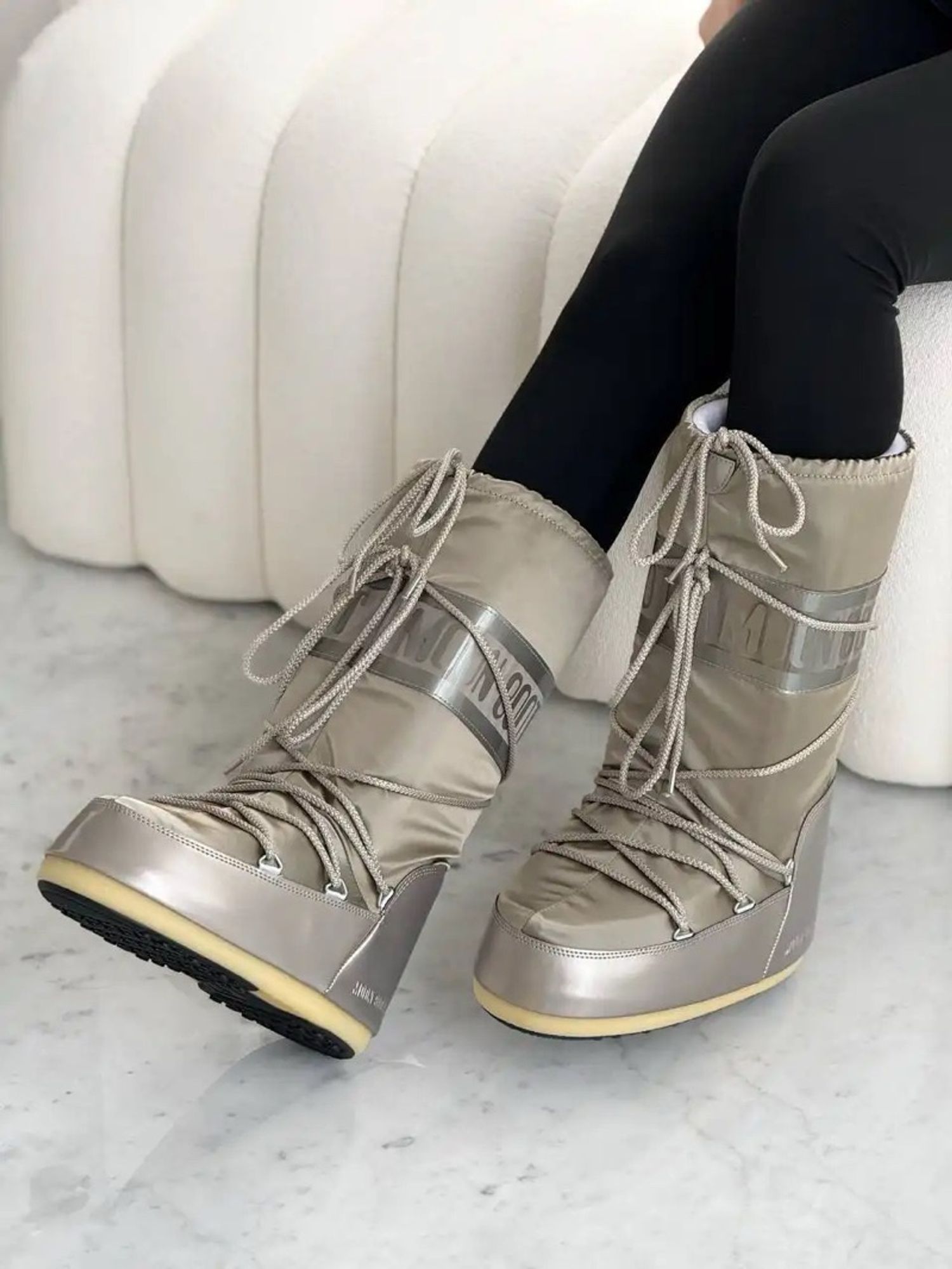 Moonboot platinium