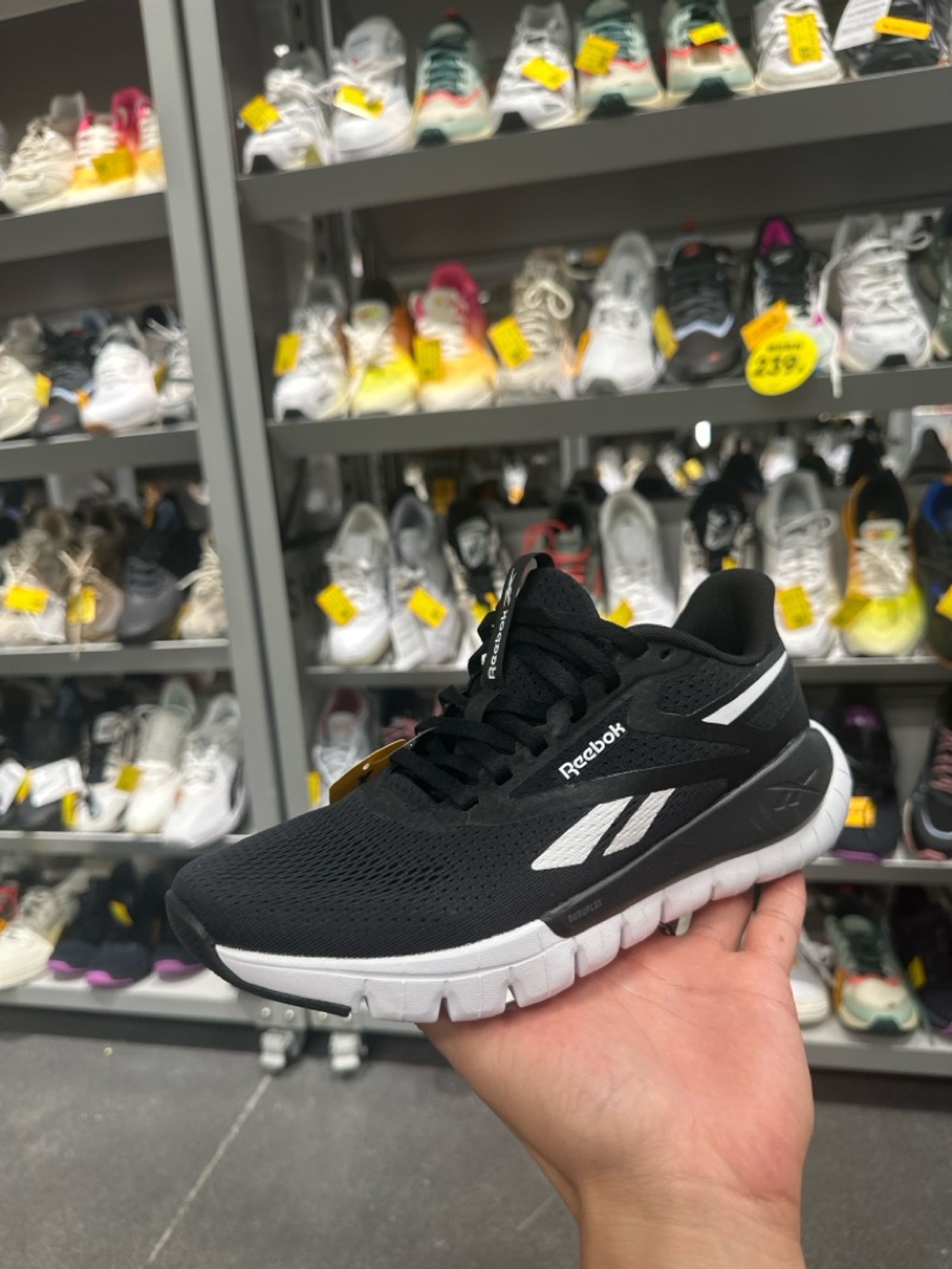 Reebok гутал