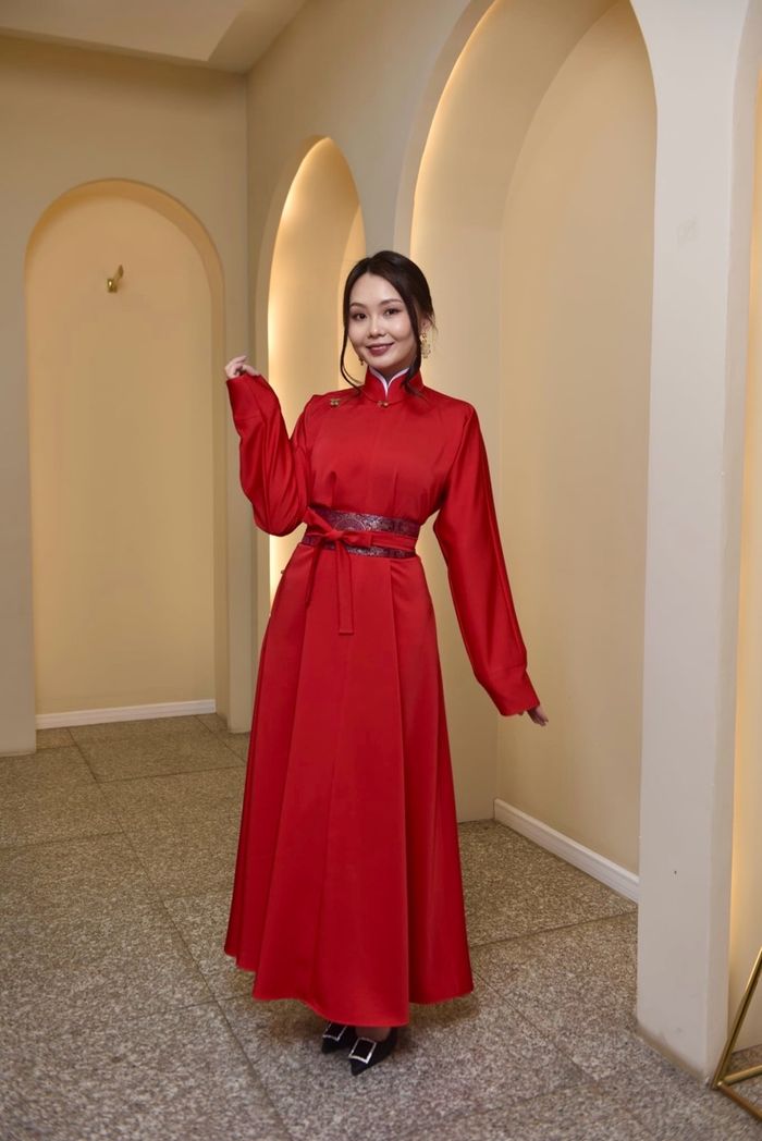 Дээлэн даашинз RED